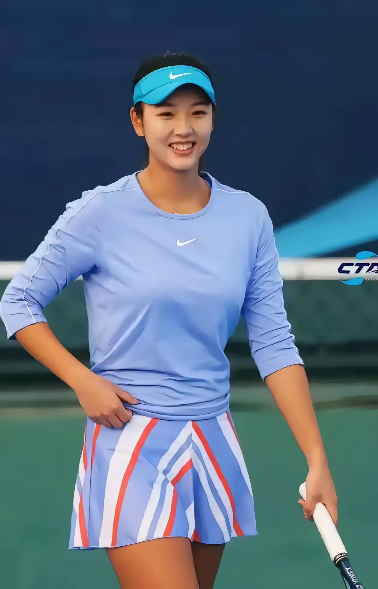 李华逐渐从